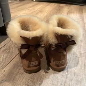 UGGS